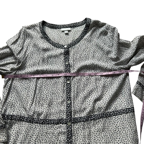 J. Jill Cream Tossed Florette Dipped-Hem Shirt ditsy floral size XL tunic button - Picture 9 of 9